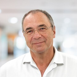 Der Gynäkologe Dr. Rolf Schlößer